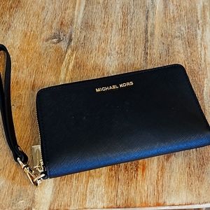 Michael Kors Wristlet